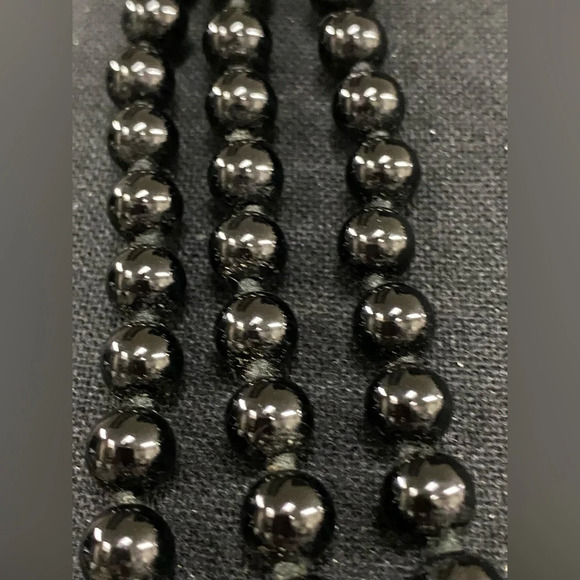 QUALITY MULTI-STRAND BLACK NECKLACE. SOLID WEIGHT 159+grams - Picture 2 of 6